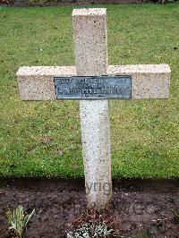 Lijssenthoek Military Cemetery - Saint Ange, Louis